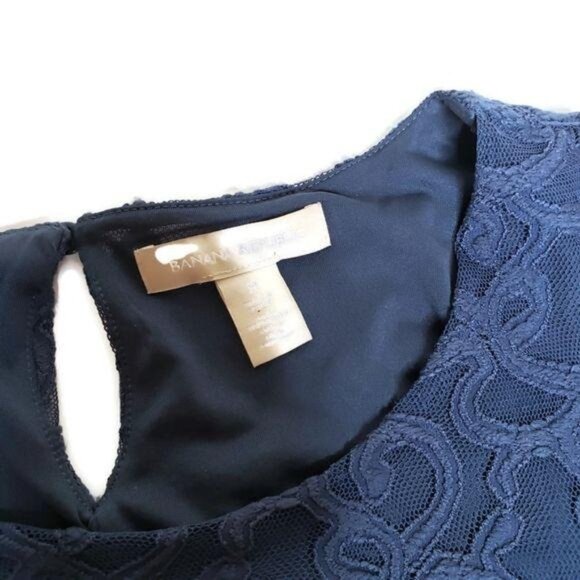 Banana Republic Women Navy Lace Sleeveless Top Sz S Keyhole Back business casual - Picture 3 of 3